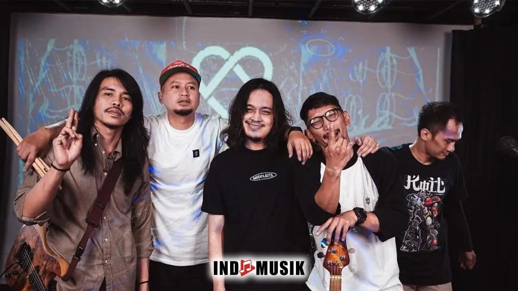Alone At Last: Menelusuri Jejak Musik dan Pengaruhnya di Dunia