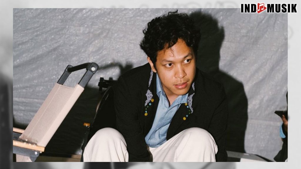 Hindia: Kisah dan Pesan di Balik Lagu-Lagunya