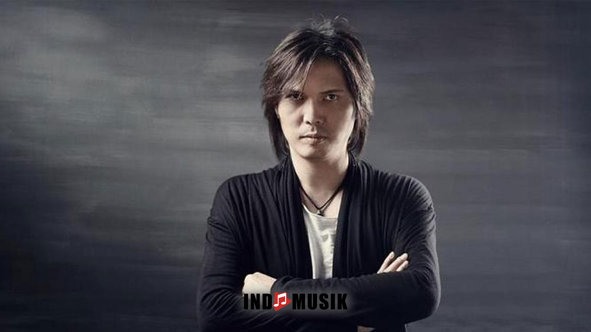 Once Mekel: Perjalanan Ikonik dari Dewa 19 hingga Karier Solo
