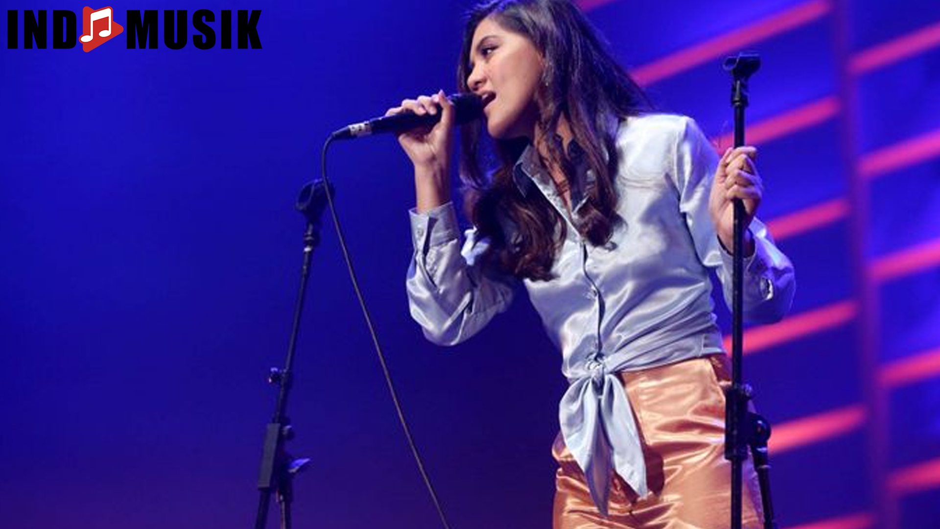 Dari Balik Mikrofon: Kisah Monita Tahalea dalam Dunia Musik