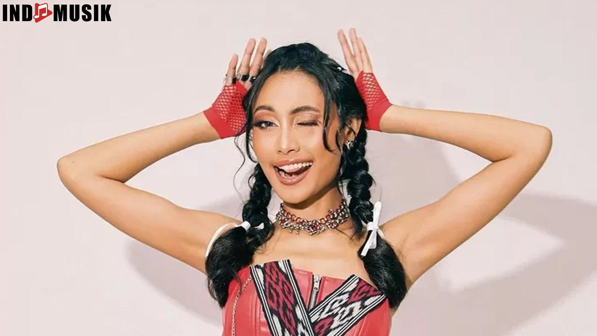 Novia Bachmid: Perjalanan Musik yang Penuh Warna dan Emosi
