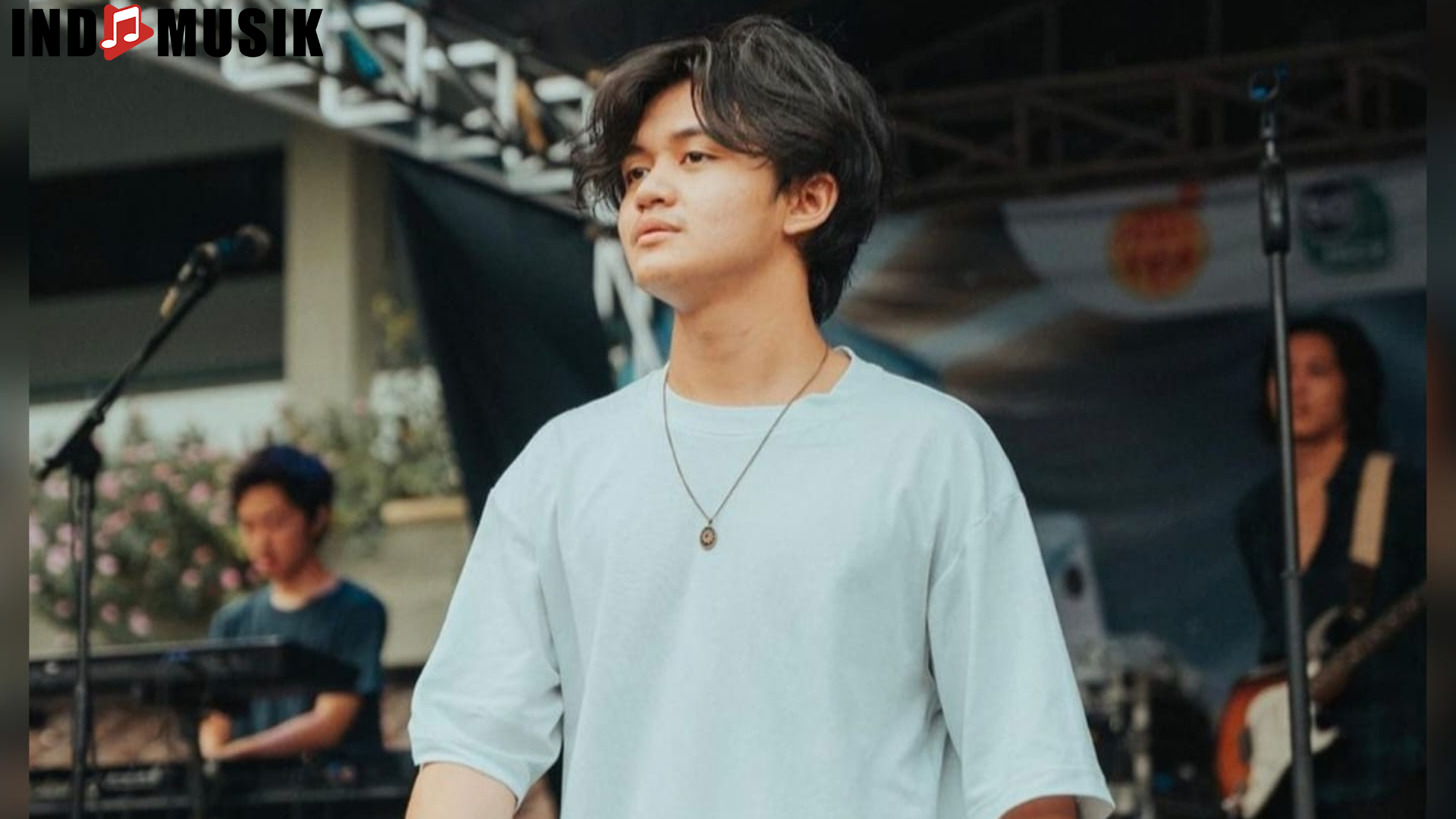 Suara Merdu dan Lirik Mendalam: Keunikan Musik Arash Buana