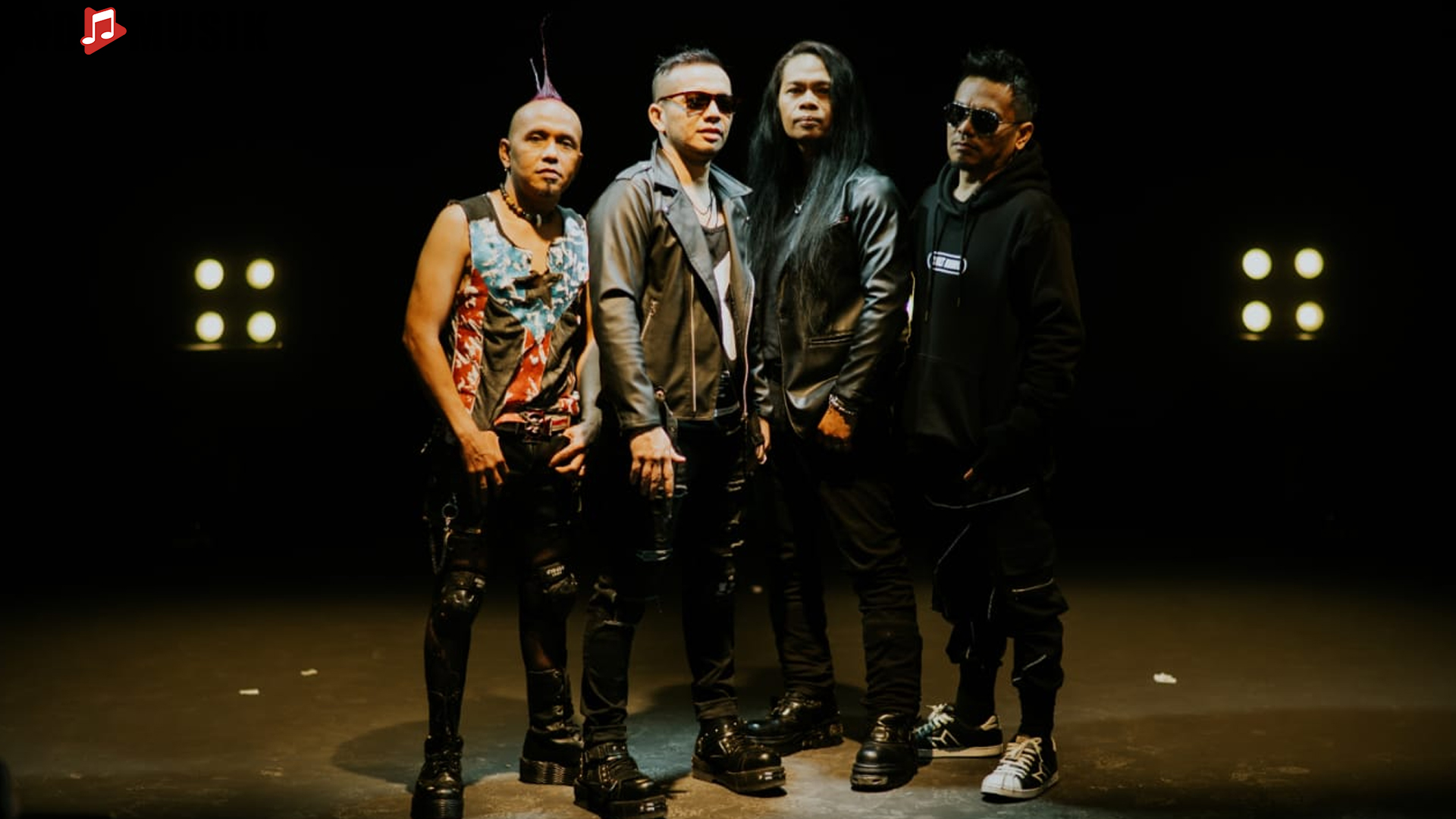 Gaya Unik Penyanyi Kapten Band yang Beda dari Yang Lain