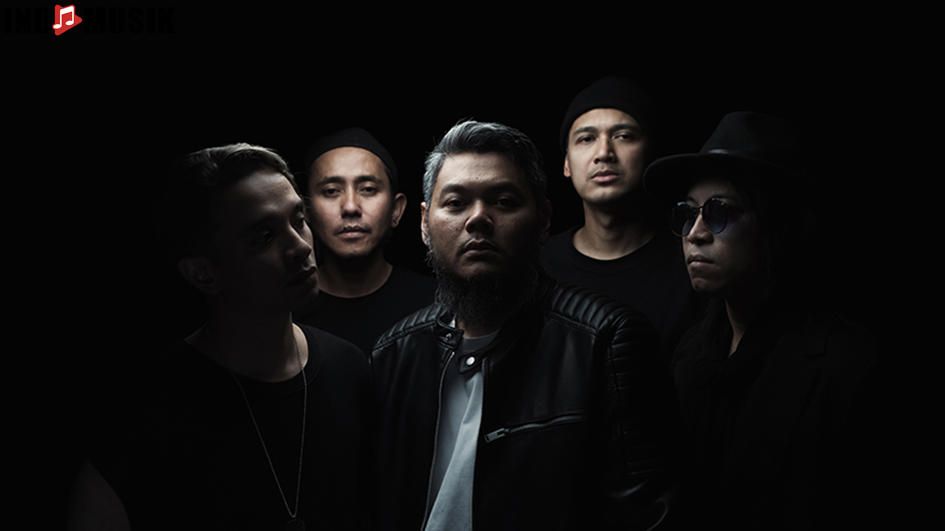 Penyanyi Halfmath Band: Bintang Baru yang Makin Bersinar