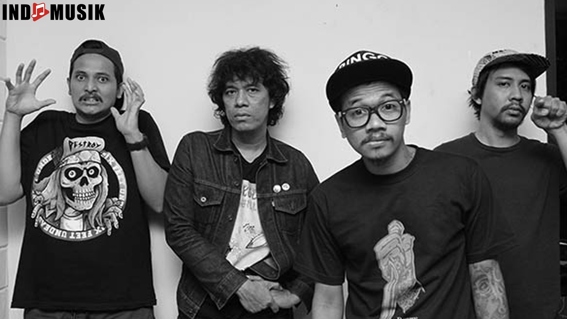 Mengenal 4 Fakta Menarik Tentang Penyanyi Morfem Band