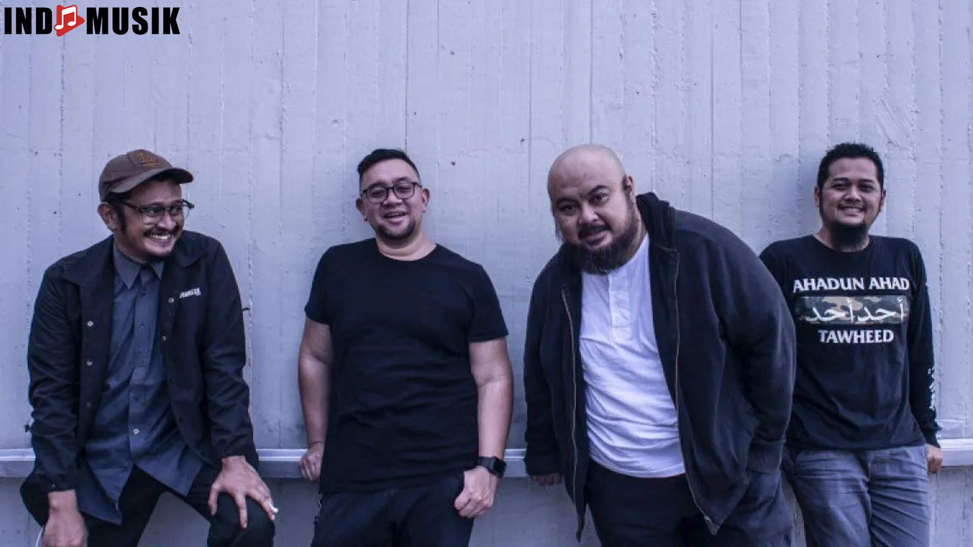 Rahasia 4 Daya Tarik Penyanyi Sore Band yang Bikin Penasaran 4 Rahasia 4 Daya Tarik Penyanyi Sore Band yang Bikin Penasaran