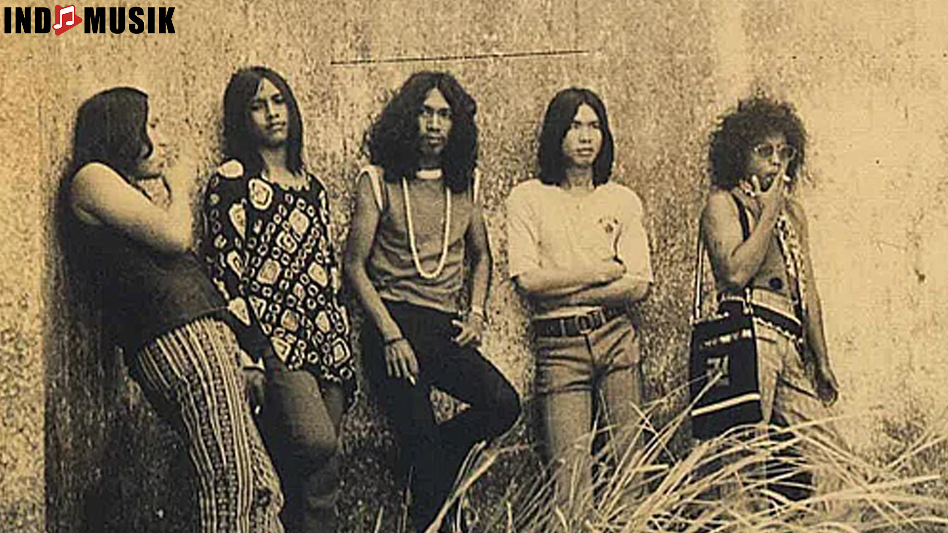 Sosok Penyanyi Golden Wing Band dan 3 Konser Terbaik 4 Sosok Penyanyi Golden Wing Band dan 3 Konser Terbaik