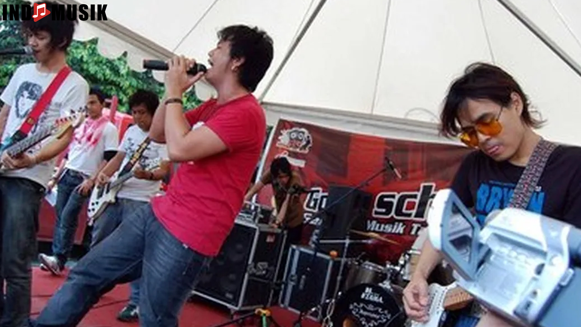 Profil Bonus Band dan 3 Transformasi Penyanyi dalam Kariernya 4 Profil Bonus Band dan 3 Transformasi Penyanyi dalam Kariernya