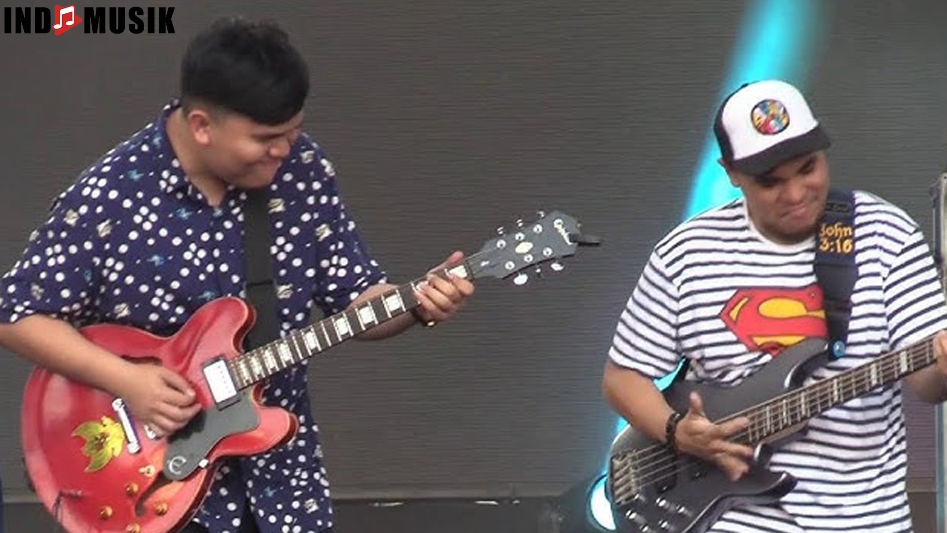 Keseruan Konser Humania Band dengan 3 Atraksi Spektakuler 3 Keseruan Konser Humania Band dengan 3 Atraksi Spektakuler
