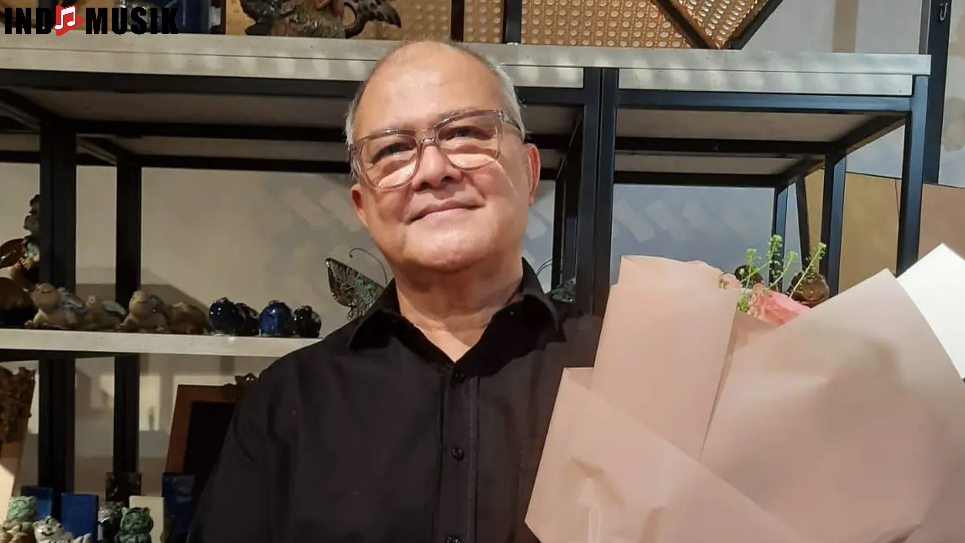 Itang Yunasz dan 4 Kolaborasi Musiknya yang Menggemparkan 3 Itang Yunasz dan 4 Kolaborasi Musiknya yang Menggemparkan