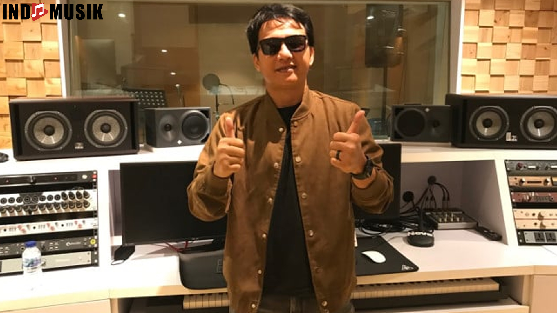 Rudy Nugraha dengan 4 Kisah Perjalanan Musik yang Berkesan 4 Rudy Nugraha dengan 4 Kisah Perjalanan Musik yang Berkesan