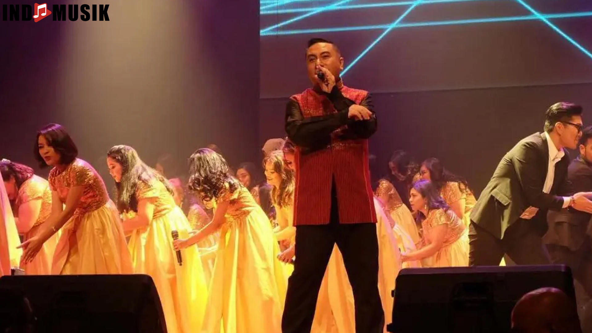 Keajaiban Rio Silaen: 5 Momen Panggung yang Sulit Dilupakan 3 Keajaiban Rio Silaen: 5 Momen Panggung yang Sulit Dilupakan