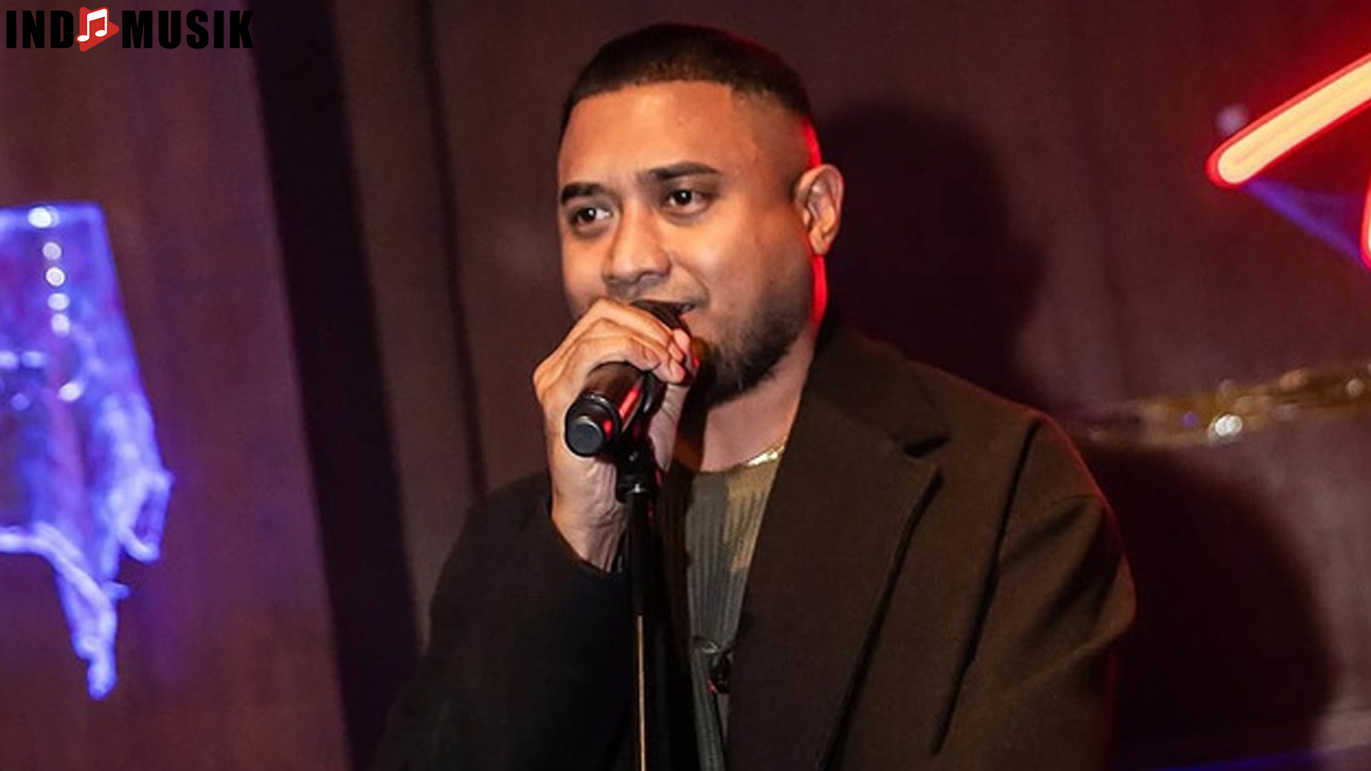 Mengulik 5 Fakta Menarik dan Mengejutkan Tentang Rayen Pono 3 Mengulik 5 Fakta Menarik dan Mengejutkan Tentang Rayen Pono