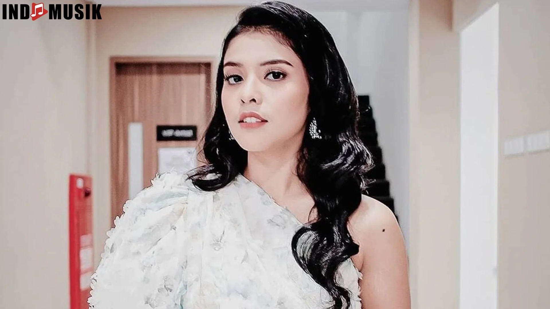 Rimar Callista & Perjalanan Musiknya: 5 Momen Tak Terlupakan 2 Rimar Callista & Perjalanan Musiknya: 5 Momen Tak Terlupakan