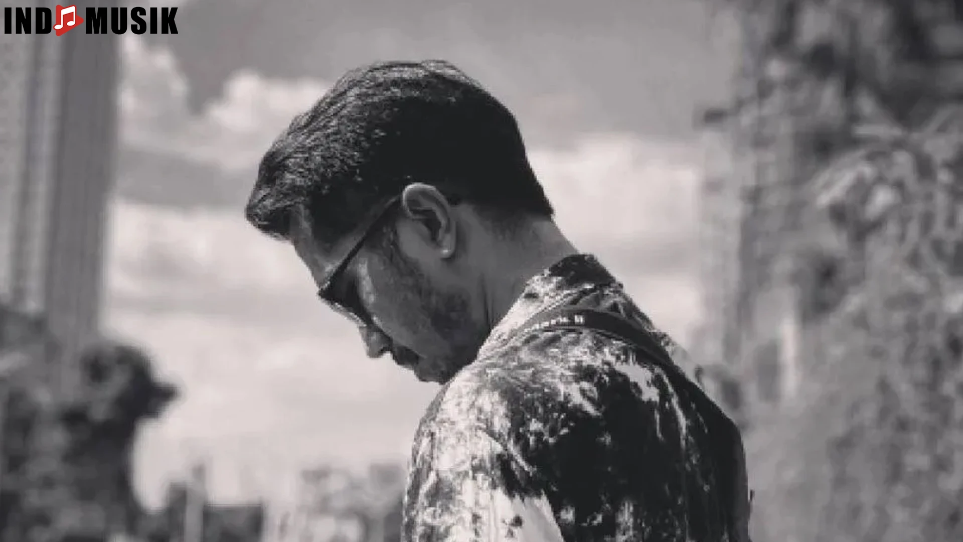 4 Karakteristik Unik Revo Marty dalam Dunia Musik Indonesia 2 4 Karakteristik Unik Revo Marty dalam Dunia Musik Indonesia