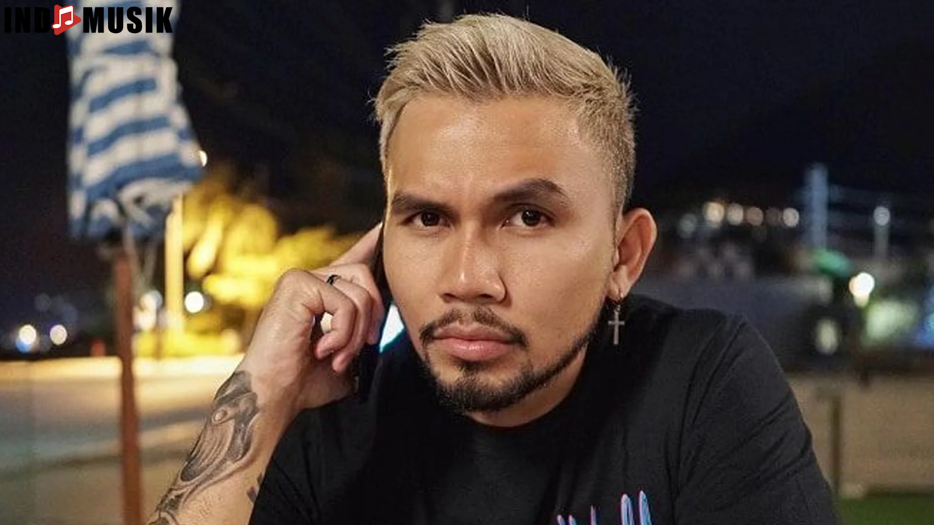 5 Kunci Sukses Roy Ricardo Bikin Musiknya Nempel di Hati Semua 2 5 Kunci Sukses Roy Ricardo Bikin Musiknya Nempel di Hati Semua