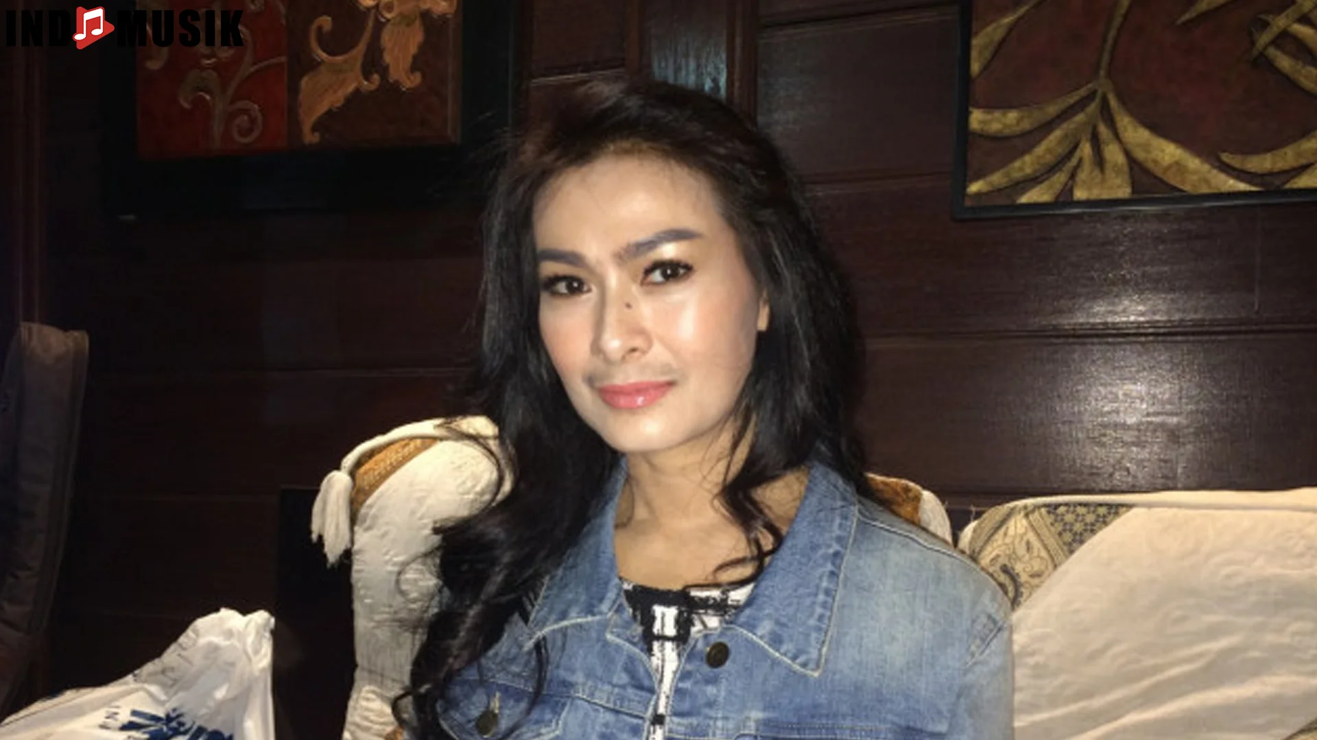 Teknik Vokal 4 Level: Bagaimana Iis Dahlia Kuasai Panggung 32 Tahun