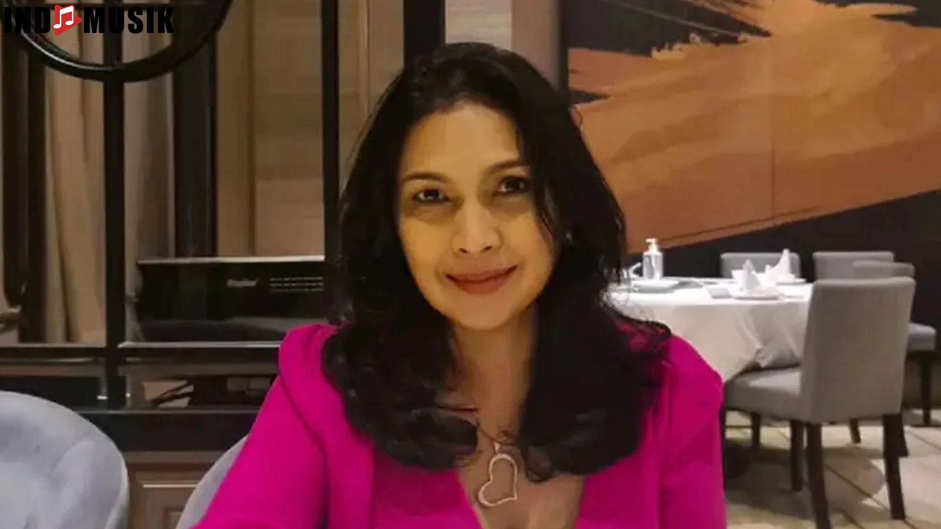 Penyanyi Mega Selvia Dan 4 Hal Menarik Dari Perjalanan Musiknya 2 Penyanyi Mega Selvia Dan 4 Hal Menarik Dari Perjalanan Musiknya