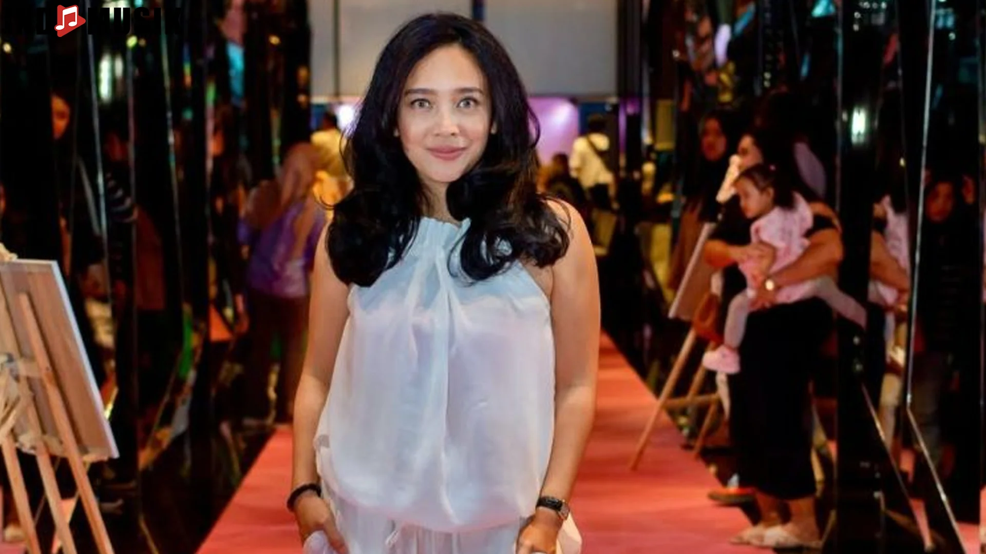 Dhea Ananda Pecahkan Rekor 2 Jam Konser Solo Penuh Energi Dangdut 2 Dhea Ananda Pecahkan Rekor 2 Jam Konser Solo Penuh Energi Dangdut