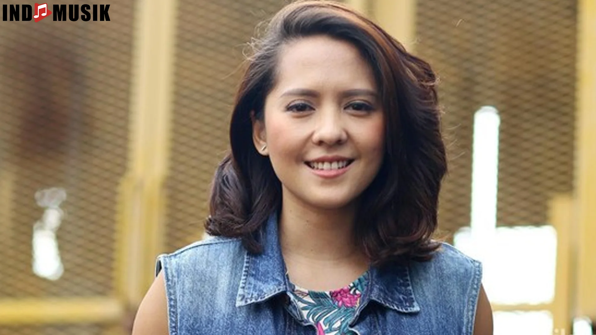 5 Transformasi Lala Karmela yang Membuat Karier Musiknya Ikonik