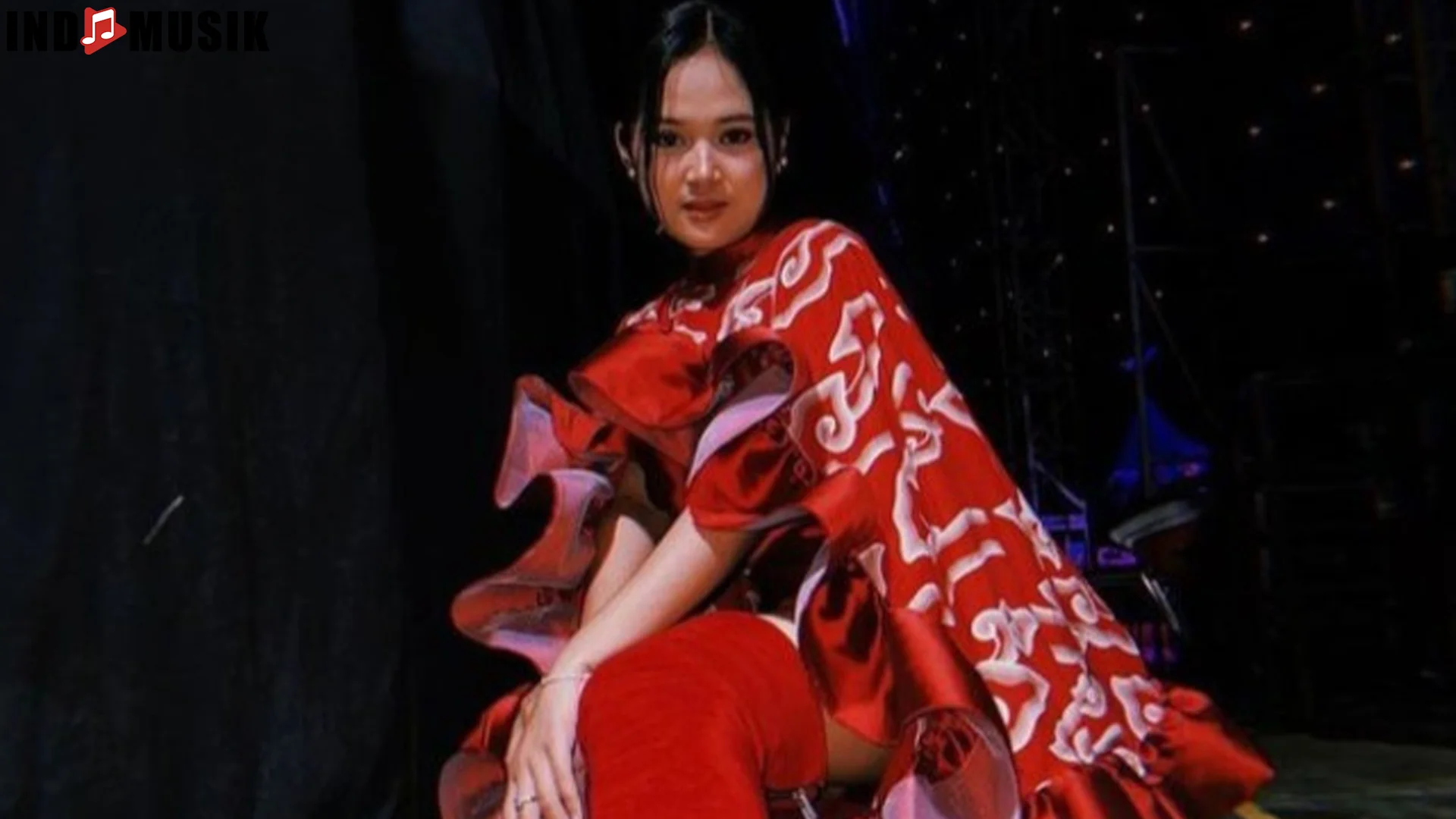 Nia Rose 4 Gaya Bernyanyi Khas yang Bikin Melekat Brutal di Hati